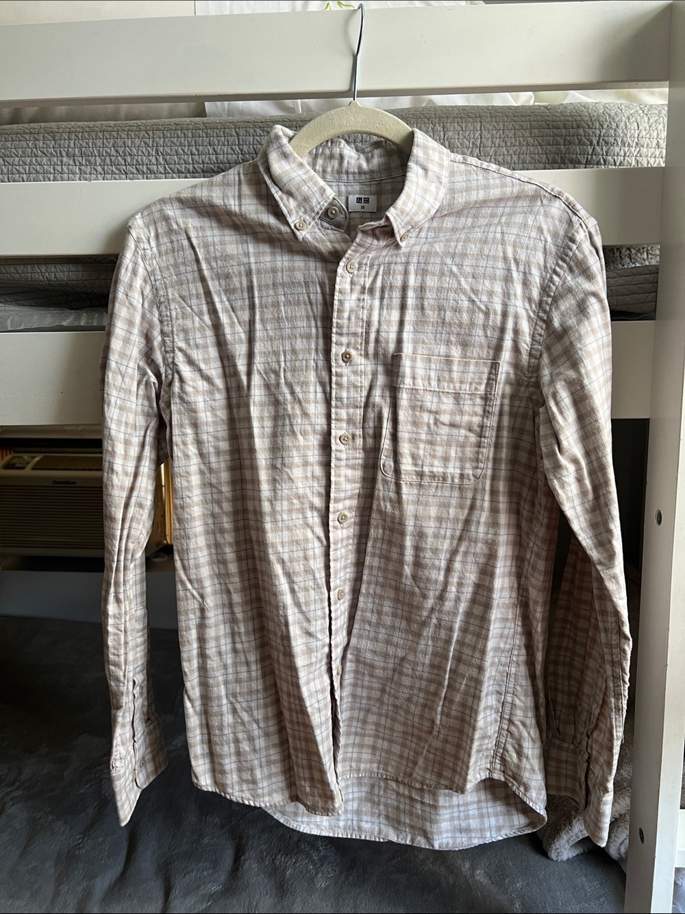 UNIQLO Men’s Light Beige and White Plaid Button-Down Shirt